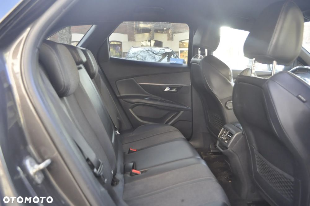 Peugeot 3008 1.6 BlueHDi Allure S&S EAT6 - 7