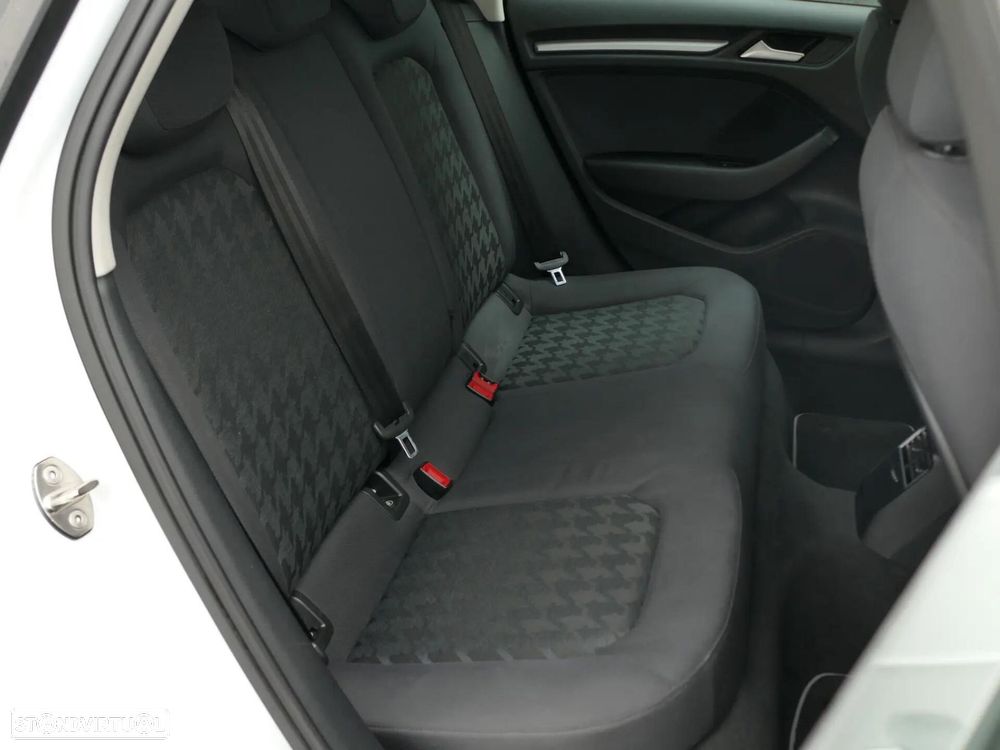 Audi A3 Sportback 1.6 TDI Advance Ultra - 31