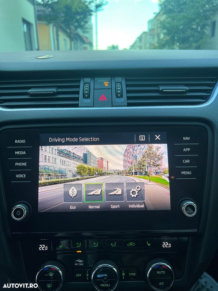 Skoda Octavia 2.0 TDI RS DSG - 15