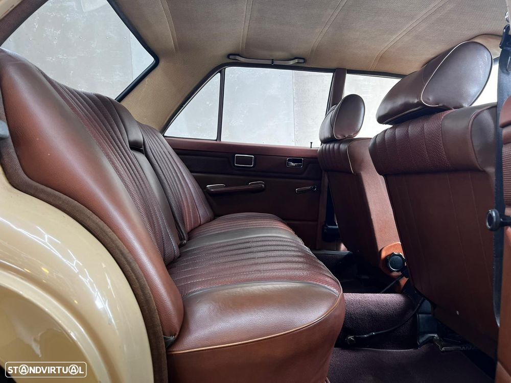 Mercedes-Benz W114/W115 (1968-1974) - 16