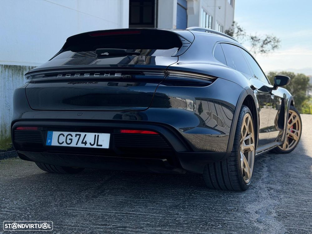 Porsche Taycan Cross Turismo 4S - 23