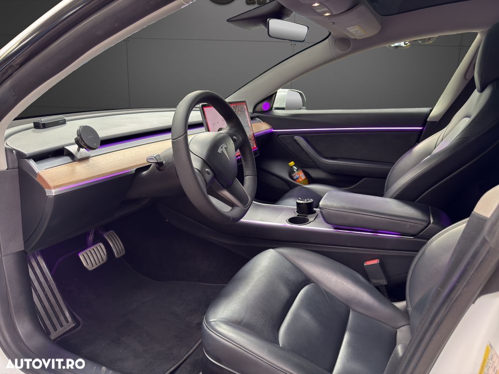 Tesla Model 3 - 6