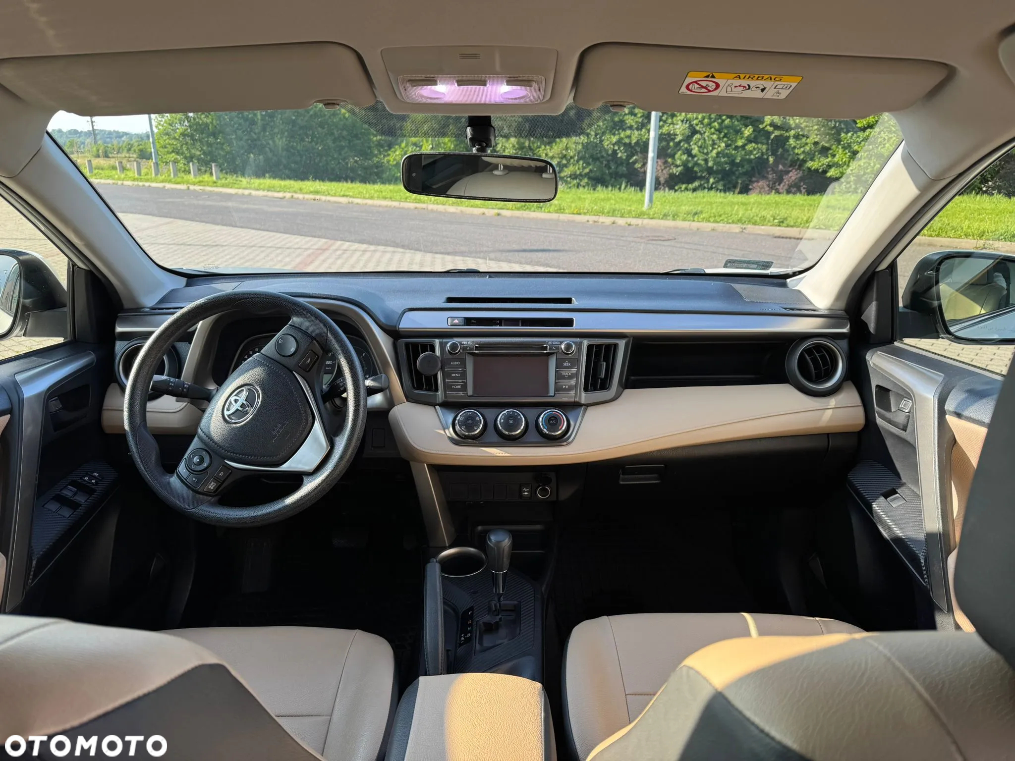 Toyota RAV4 2.5 XLE - 6