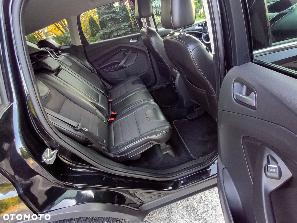 Ford Kuga 2.0 TDCi 2x4 Titanium - 40