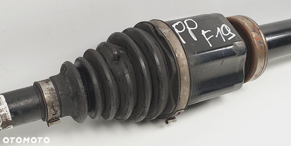 PÓŁOŚ PRAWA VOLVO V70 III 2.4 D5 P30783204 - 3