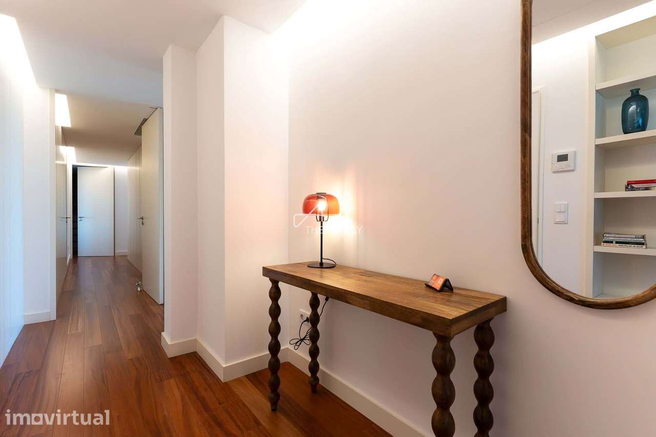 Excecional Apartamento T3 Mobilado com Vistas Panorâmicas sobre Lisbo - Grande imagem: 3/19
