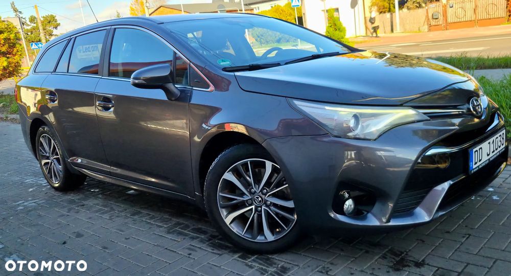 Toyota Avensis Touring Sports 2.0 D-4D Executive - 21
