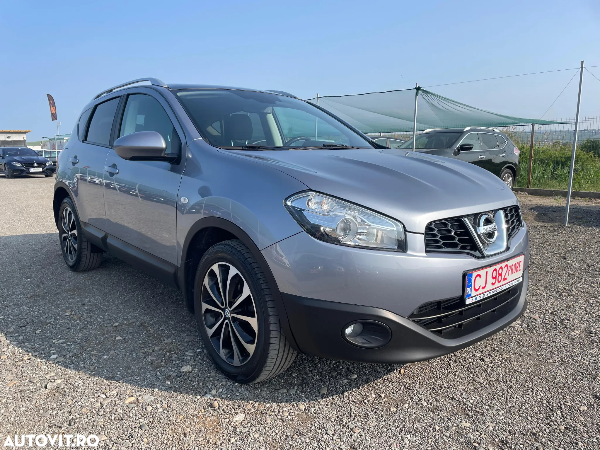 Nissan Qashqai 2.0 DCI 4 x 4 DPF Aut acenta - 9