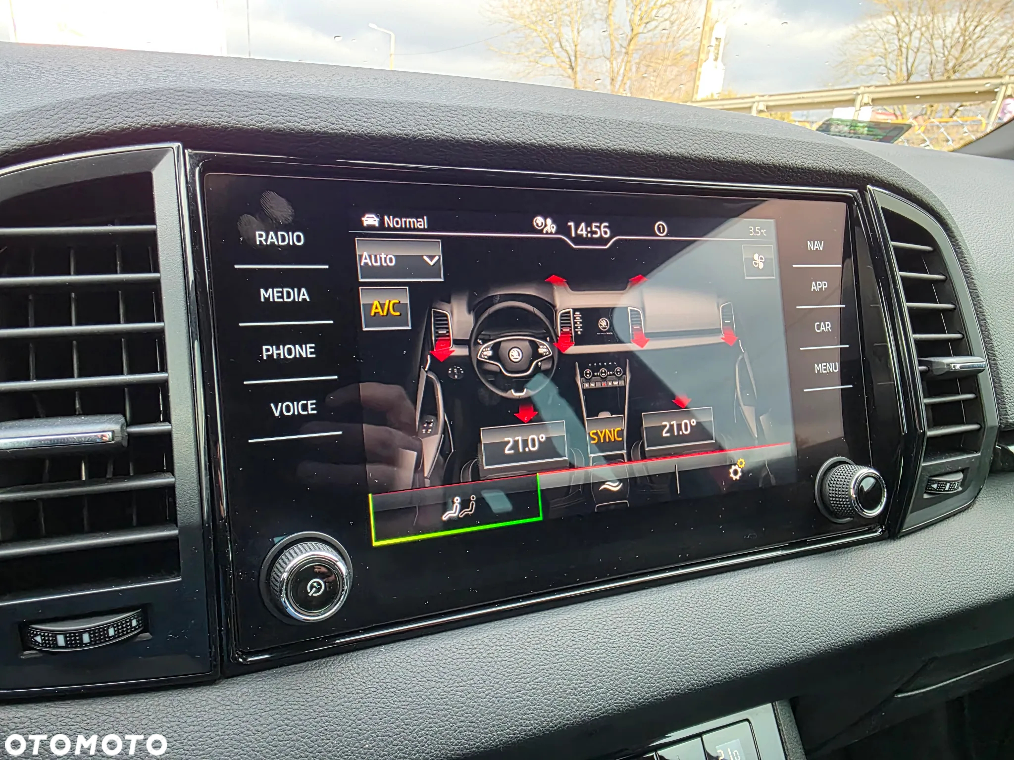 Skoda Karoq 1.5 TSI ACT Sportline DSG - 20