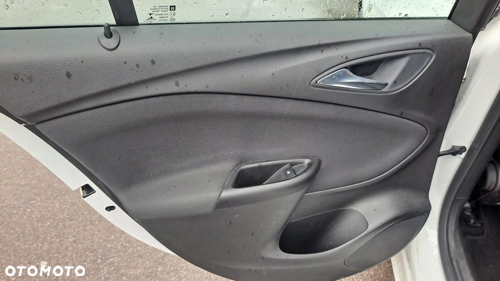 Opel Astra 1.6 CDTI Essentia S&S - 16