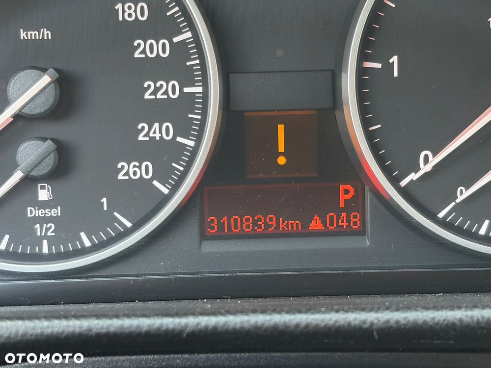 BMW Seria 3 318d DPF - 12