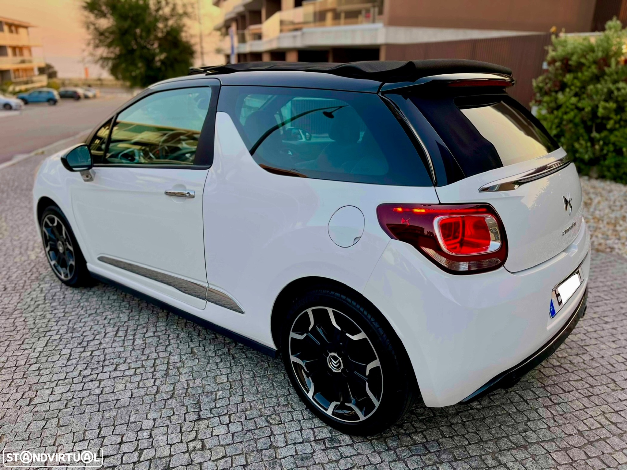 Citroën DS3 Cabrio 1.2 VTi So Chic - 6