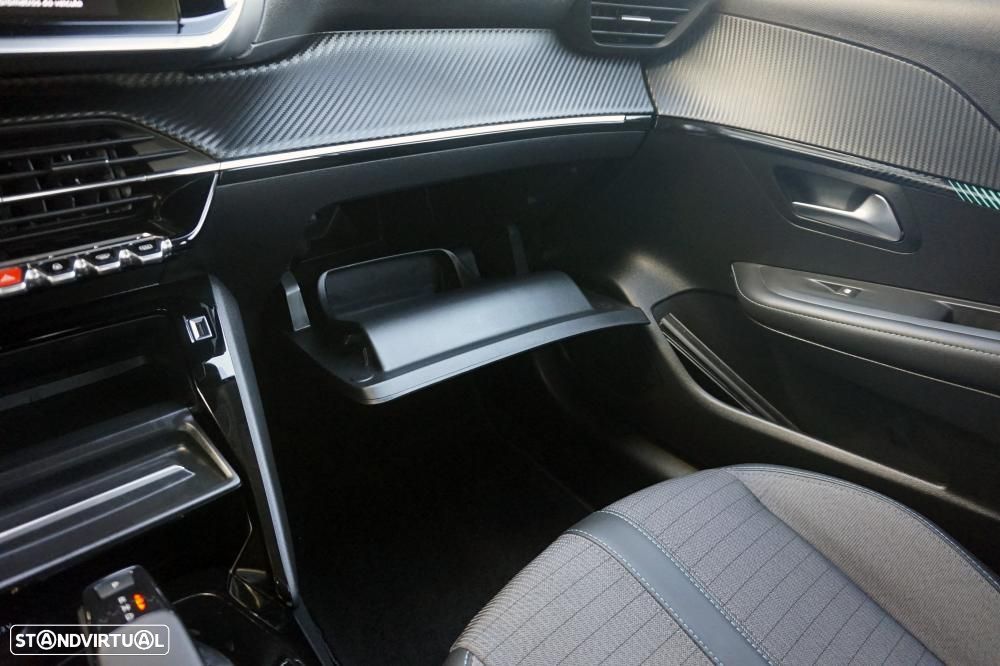 Peugeot 208 1.2 PureTech Allure EAT8 - 28