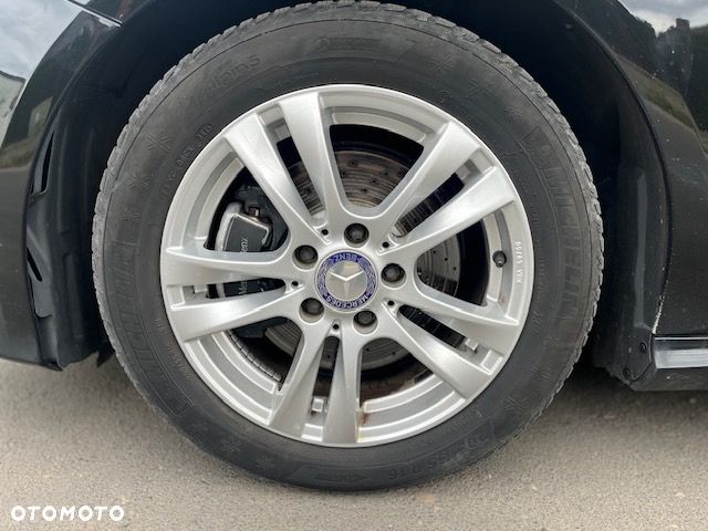 Mercedes-Benz Klasa B 180 d BlueEFFICIENCY Edition Style - 32