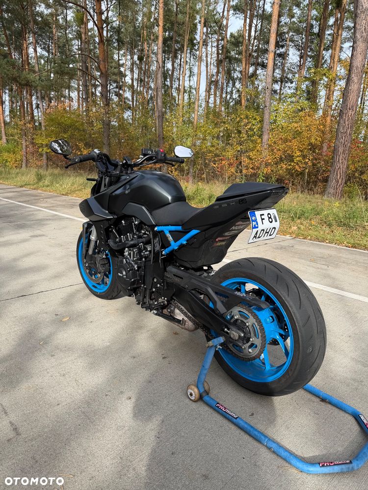 Suzuki GSX - 4