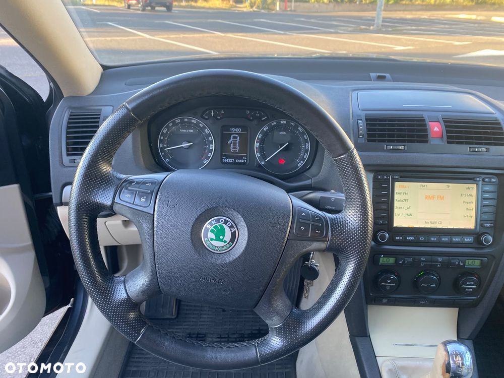 Skoda Octavia 2.0 FSI Elegance - 8