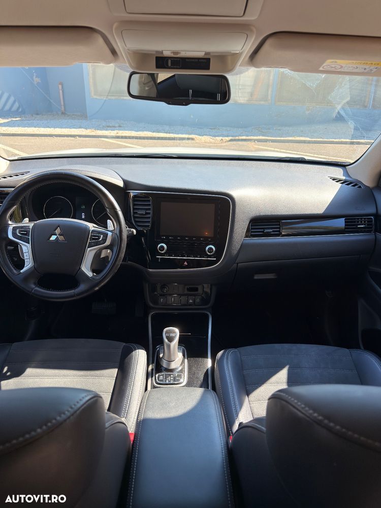 Mitsubishi Outlander 2.4 4WD - 10