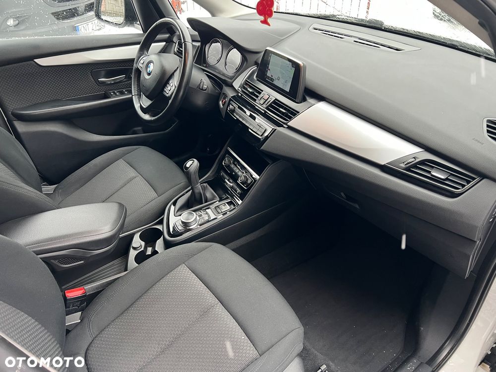 BMW Seria 2 216d Sport Line - 16