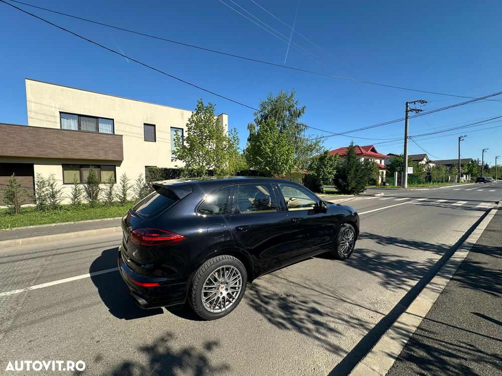 Porsche Cayenne 3.0 L - 2