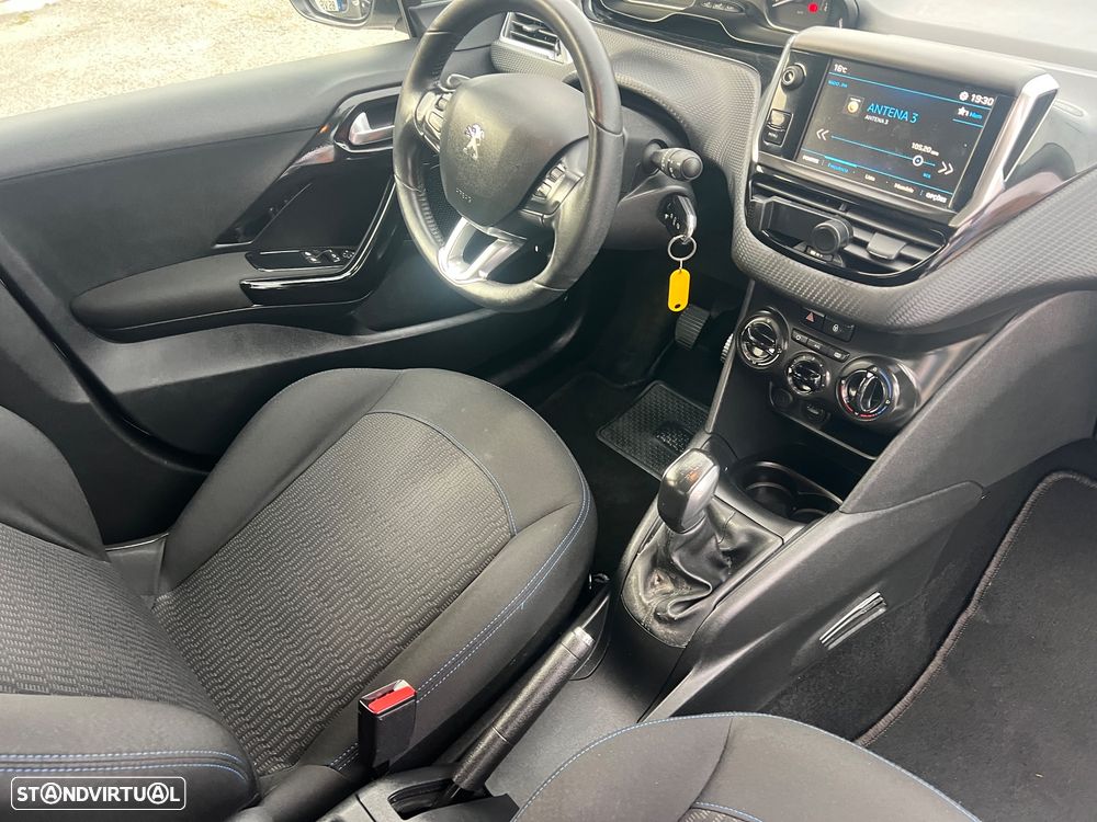 Peugeot 208 1.2 PureTech Style - 29