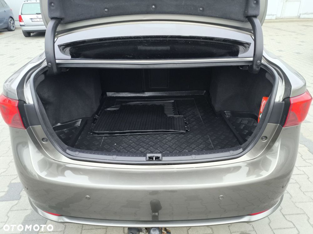 Toyota Avensis 2.0 Premium MS - 15