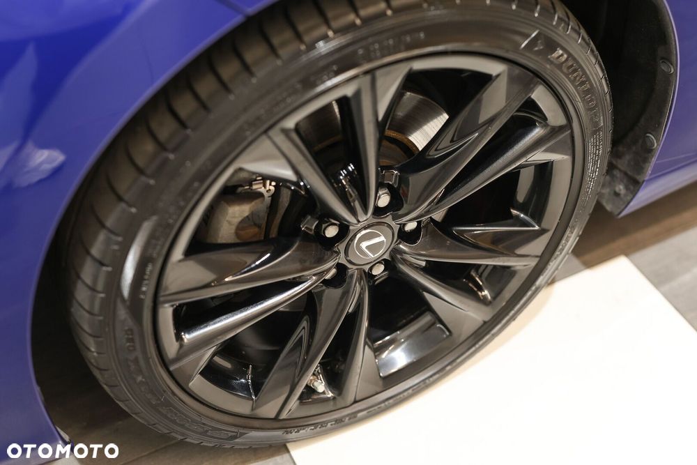 Lexus ES 300h F Sport Design - 32