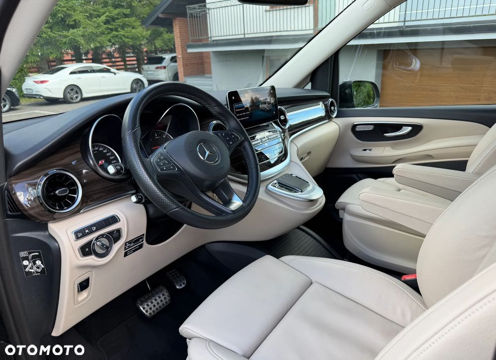 Mercedes-Benz Klasa V 300 d lang 4Matic 9G-TRONIC Edition 2023 - 16