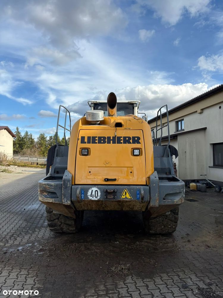 Liebherr L580 - 11