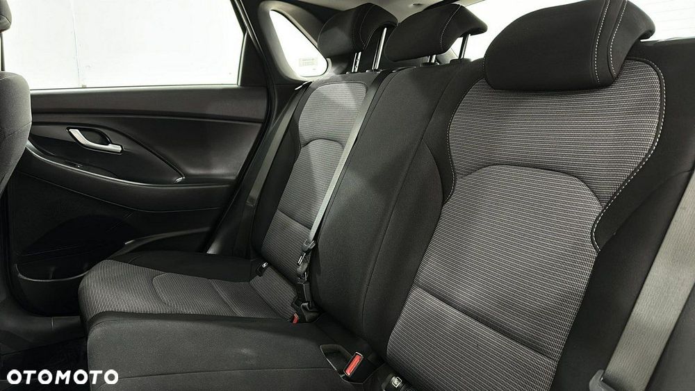 Hyundai i30 1.5 DPI Classic + - 12