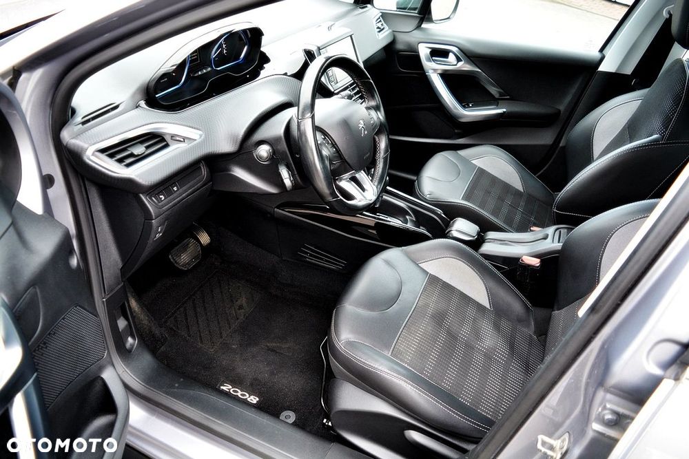 Peugeot 2008 PureTech 110 GPF Stop&Start EAT6 Allure - 21