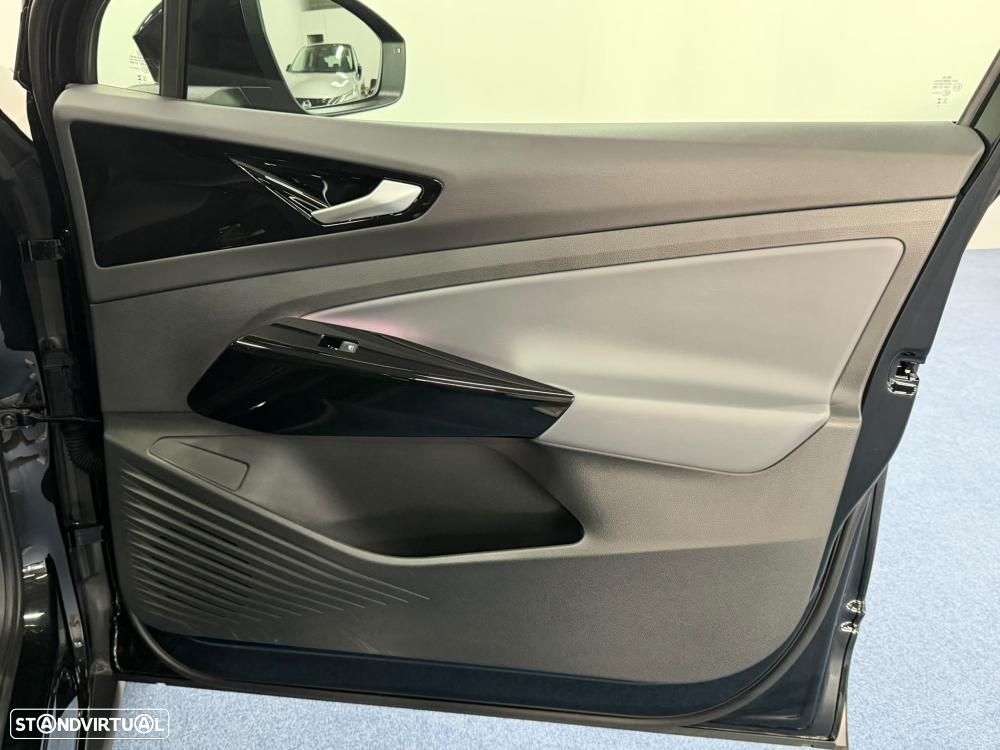 VW ID.5 52 kWh Pure Urban - 37