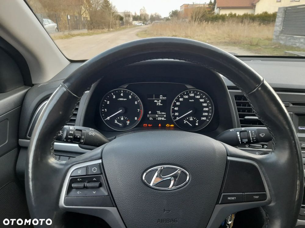 Hyundai Elantra 1.6 Classic Plus - 15