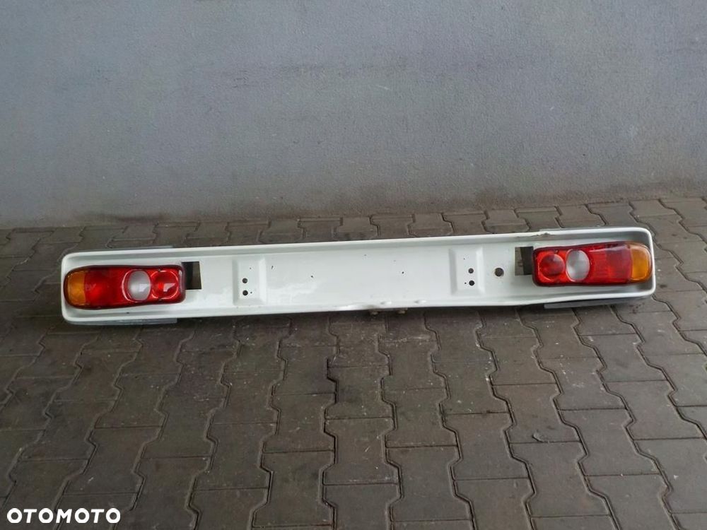 VW T5 DOKA SKRZYNIOWY ZDERZAK PAS TYLNY LAMPY - 1