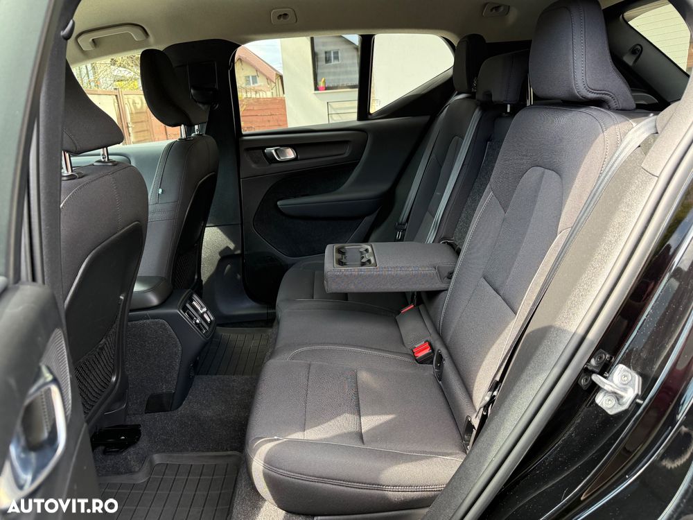 Volvo XC 40 B4 AT8 Mild Hybrid Momentum Pro - 22