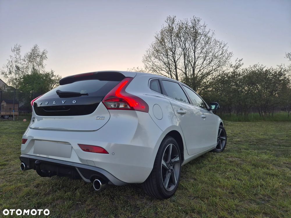 Volvo V40 D2 Drive-E R-Design Momentum - 5