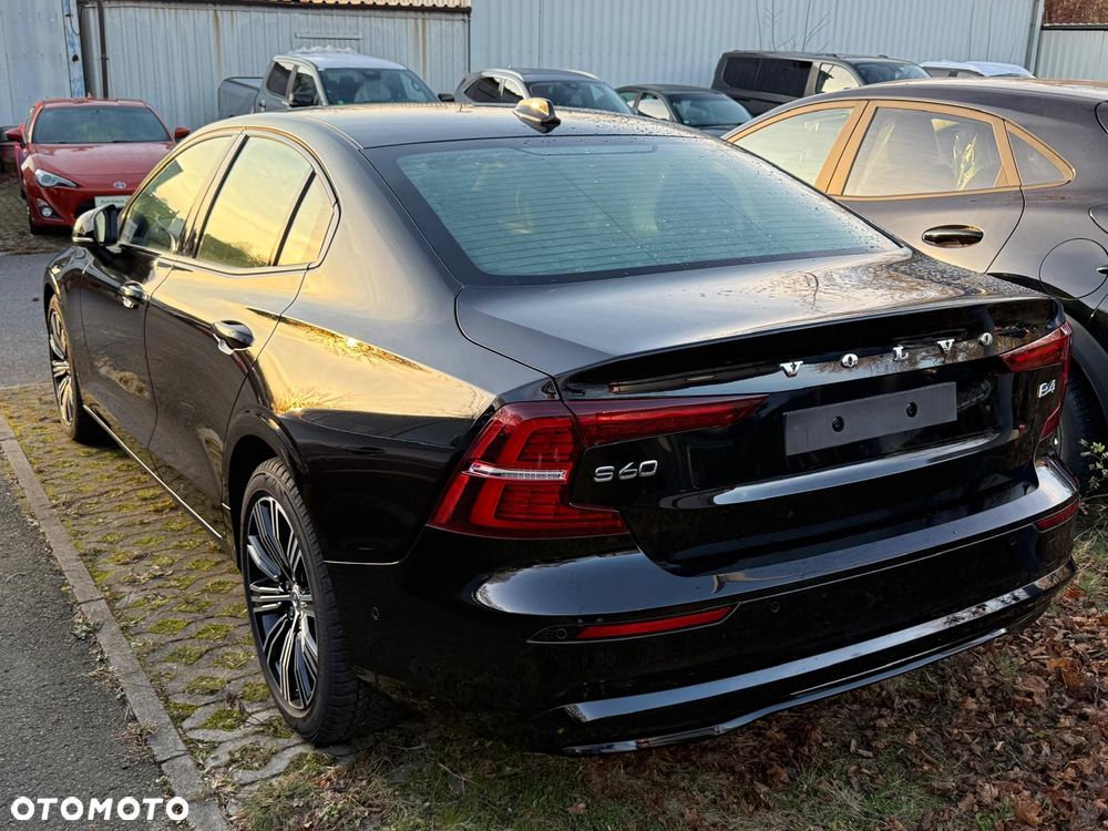 Volvo S60 B4 B DKG Plus Dark - 3