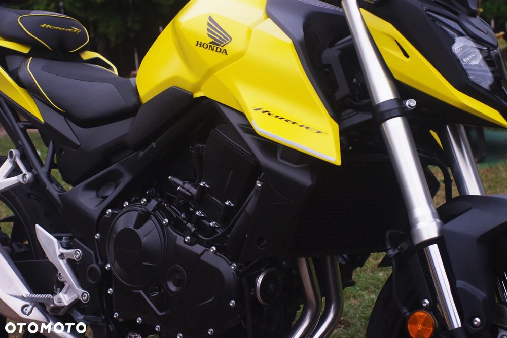 Honda CB - 12