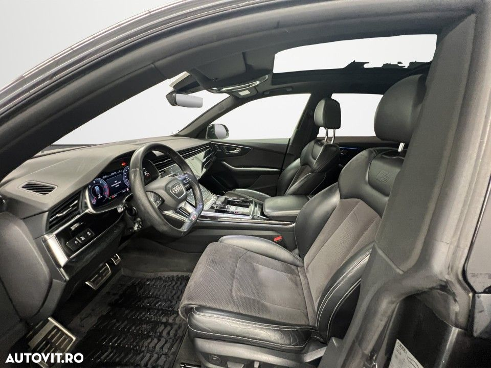 Audi Q8 - 9