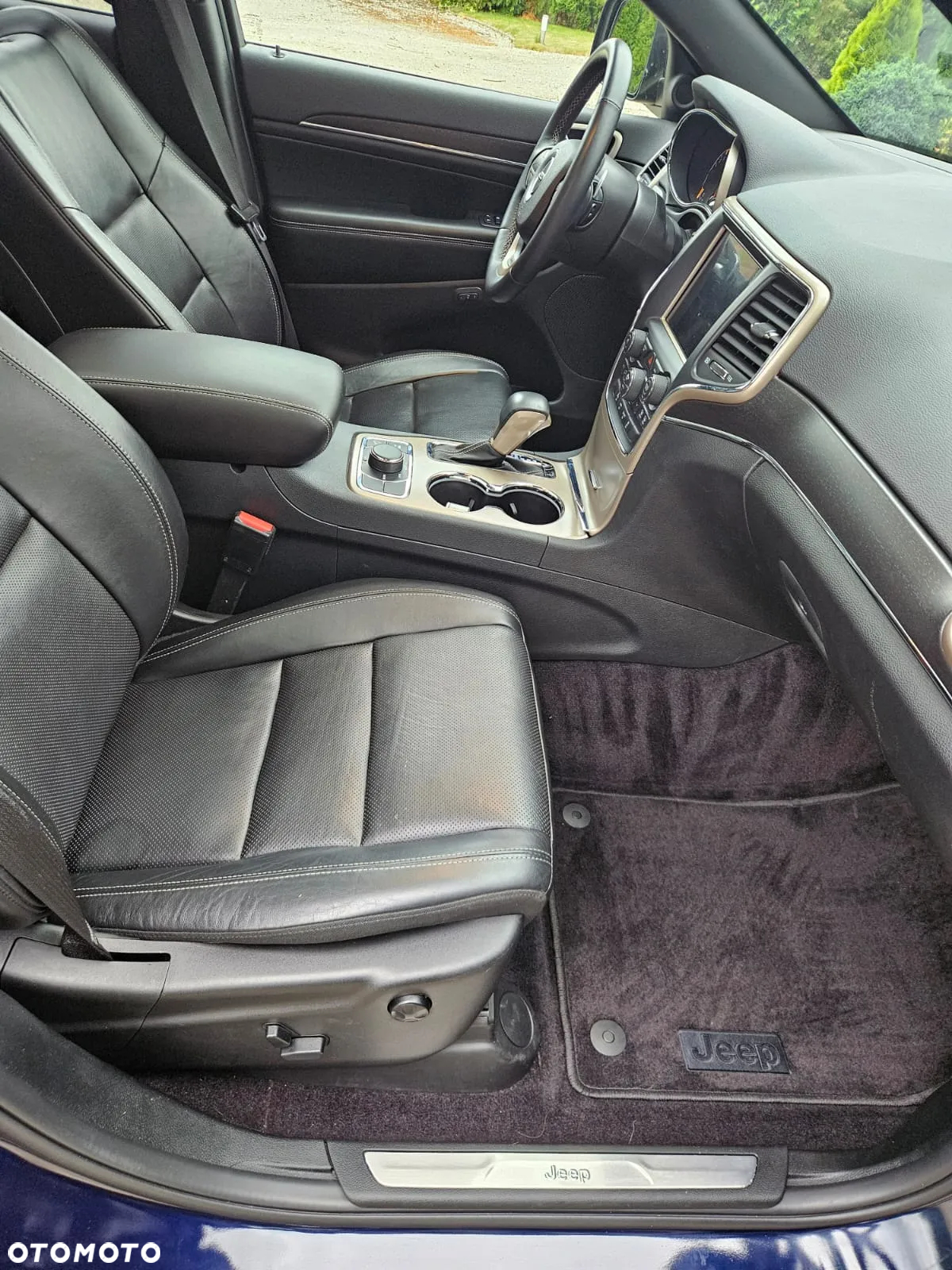 Jeep Grand Cherokee - 19