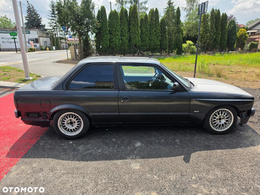 BMW Seria 3 325i - 5
