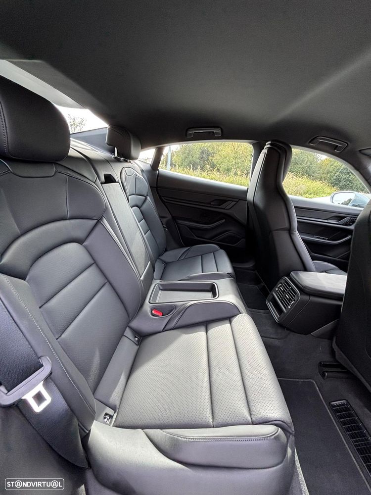 Porsche Taycan Standard - 11