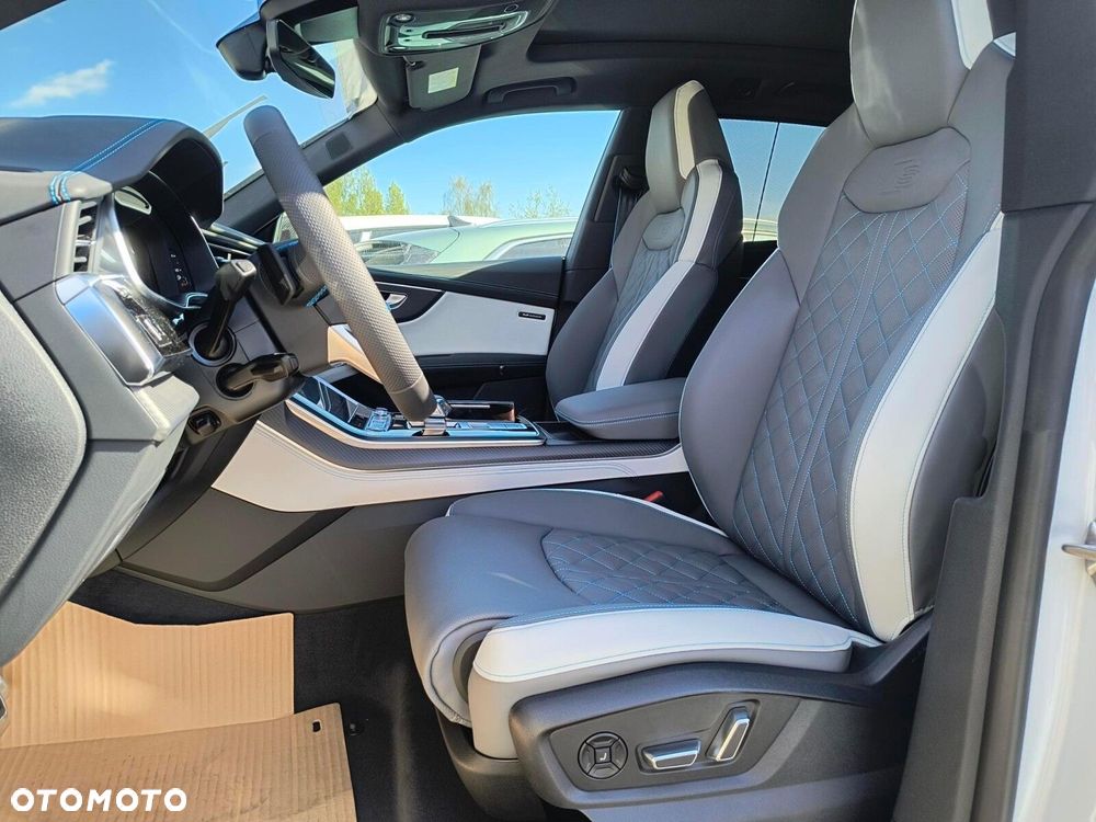 Audi Q8 - 8