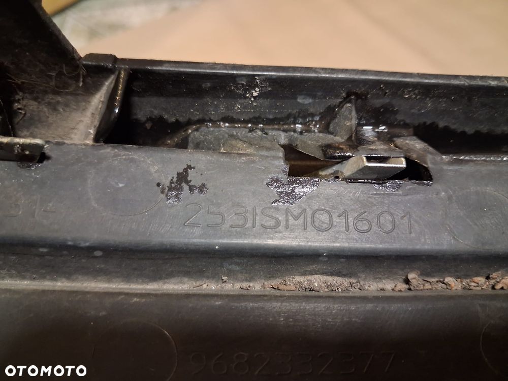 Kratka zderzaka CITROEN C3 PICASSO prawa 2531SM01601  OE - 3