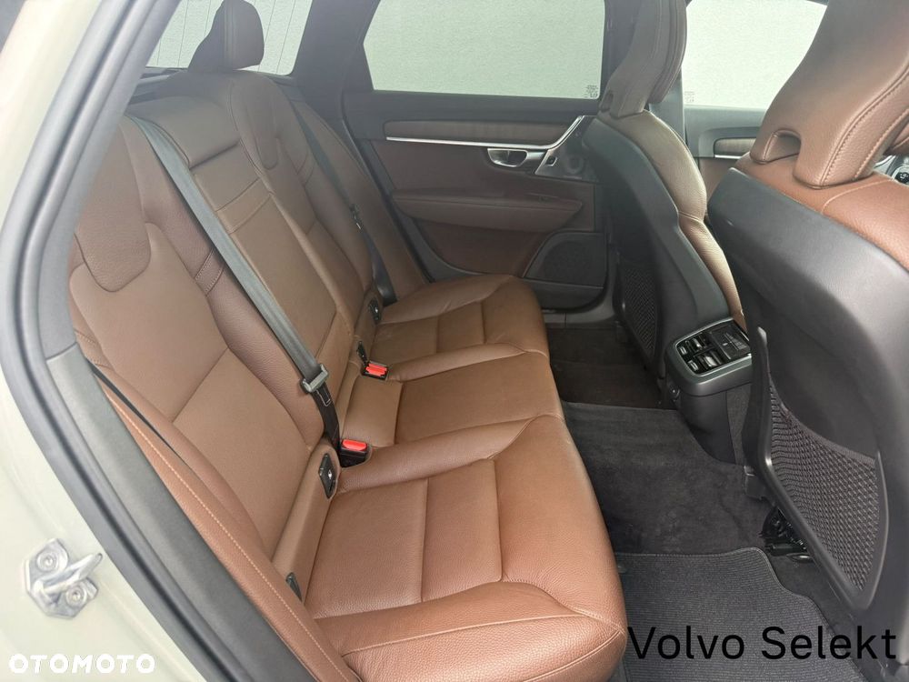 Volvo V90 Cross Country - 37