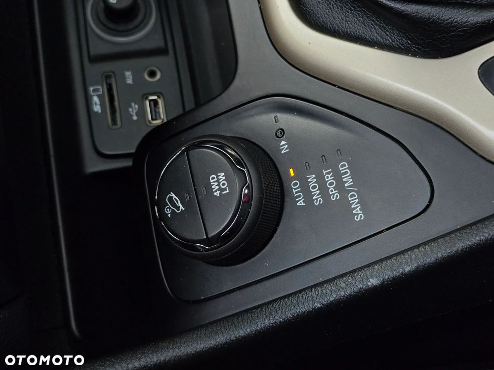 Jeep Cherokee 2.0 MJD Active Drive II Limited - 29