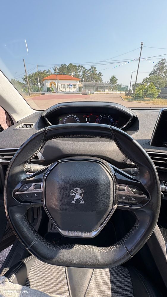 Peugeot 3008 PureTech 130 Stop & Start GPF Allure Pack - 39