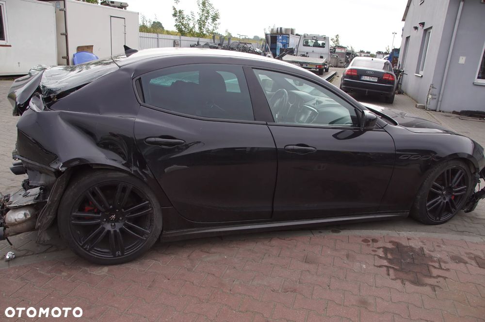 Pojazd na części 692106889 MASERATI GHIBLI 3.0 D 2014 nero vr. 820/a deska konsola silnik kierownica skrzynia drzwi maska zderzak lampa grill felgi 20 cali silnik błotnik szyba - 8