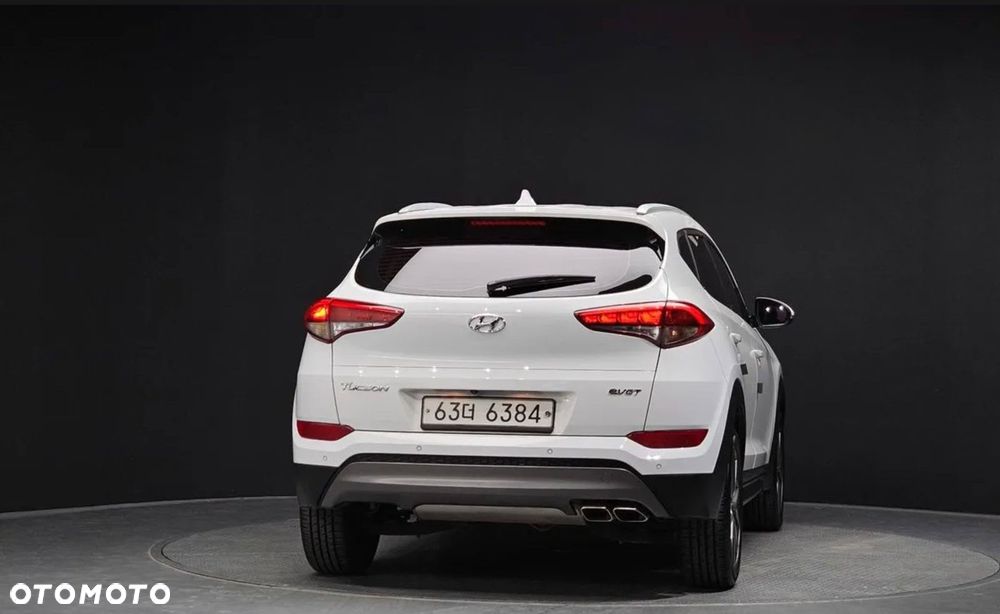 Hyundai Tucson - 4