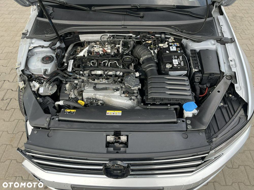 Volkswagen Passat Variant 2.0 TDI SCR DSG Conceptline - 17
