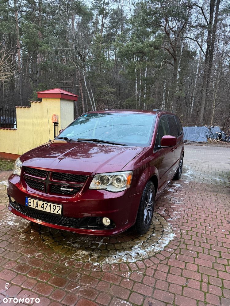 Dodge Grand Caravan - 2